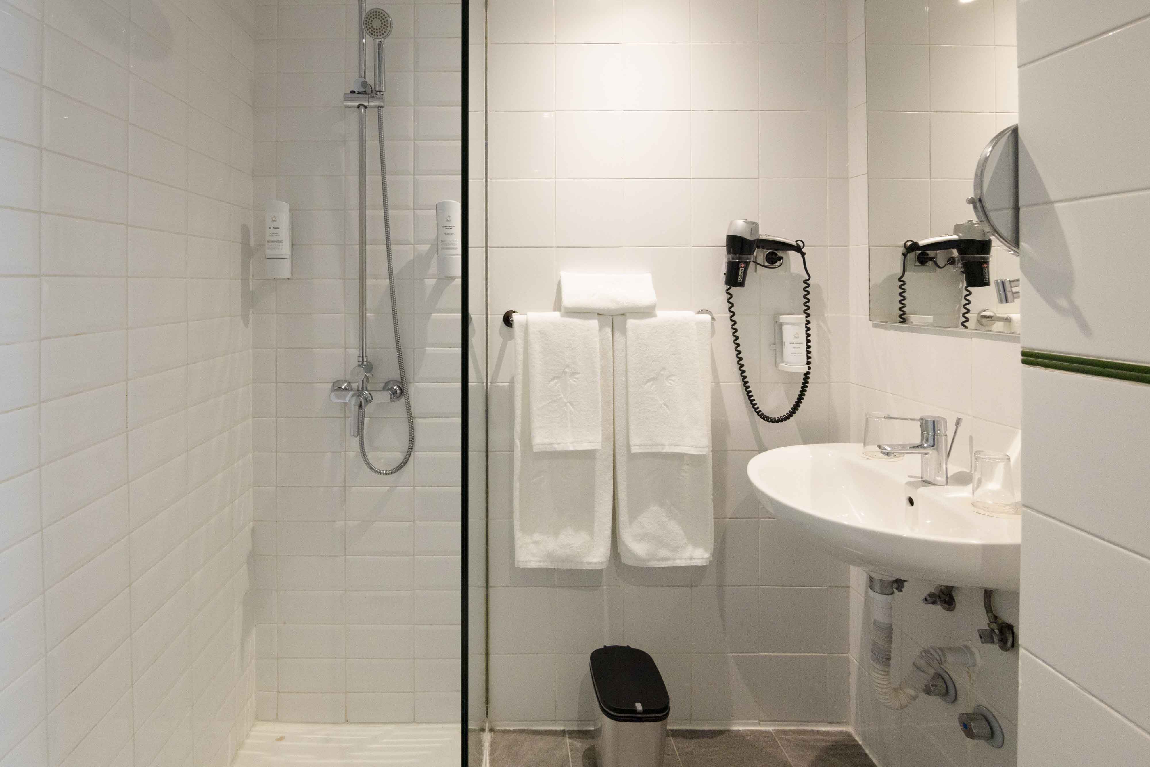 badezimmer doppelzimmer standard economy hotel abora continental