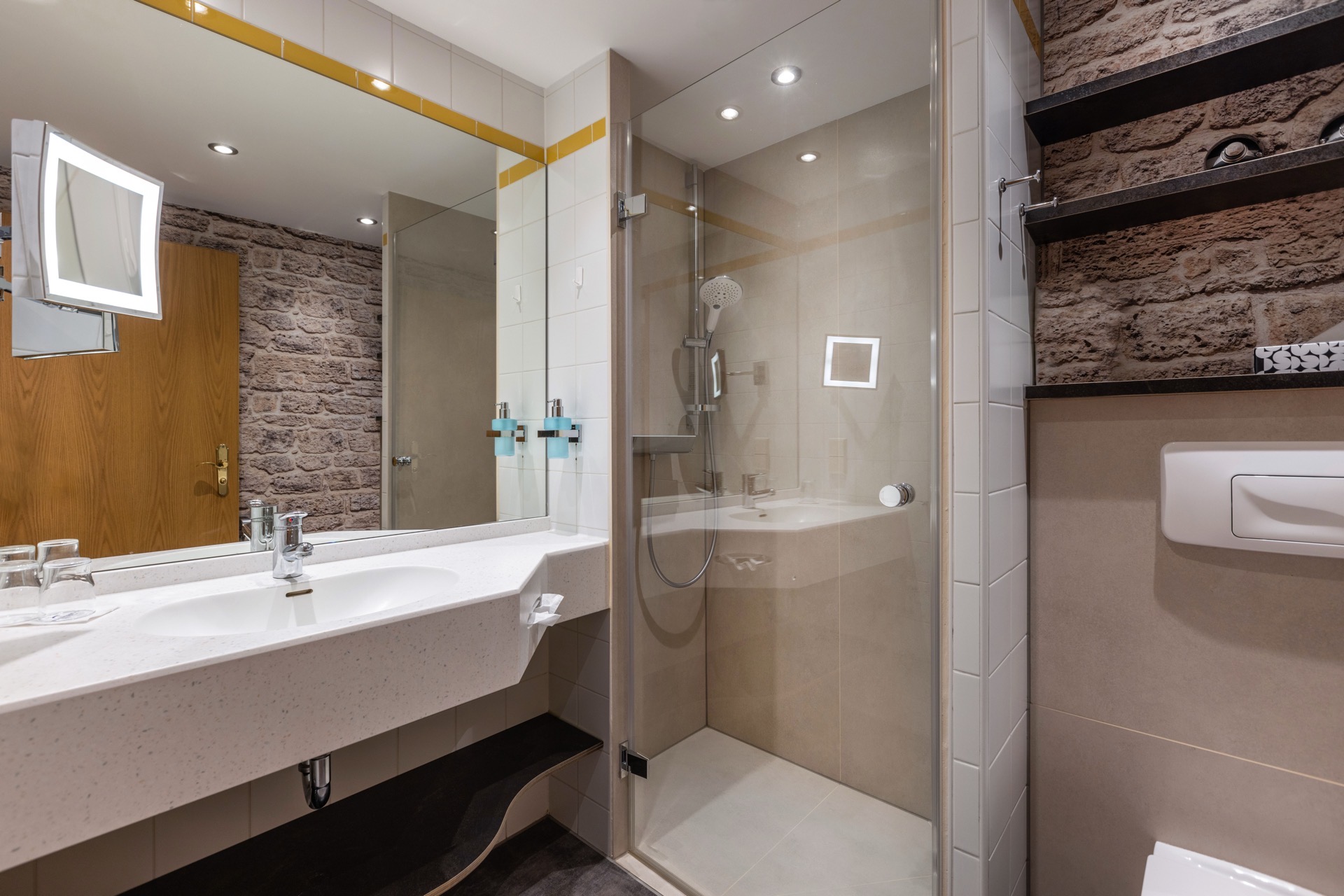 baño habitación familiar 2 ifa alpenrose hotel