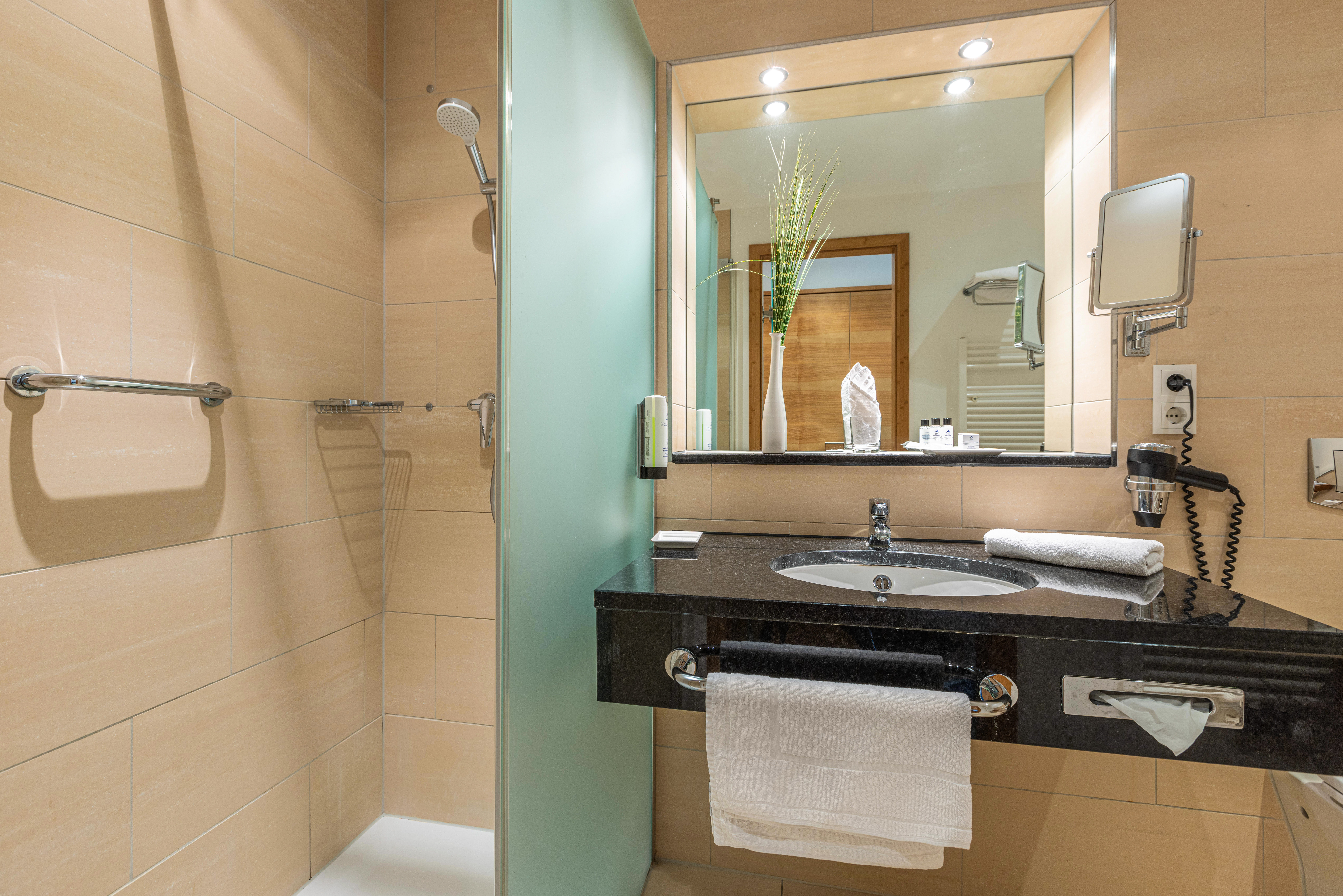 bathroom double superior comfort room ifa graal-muritz hotel