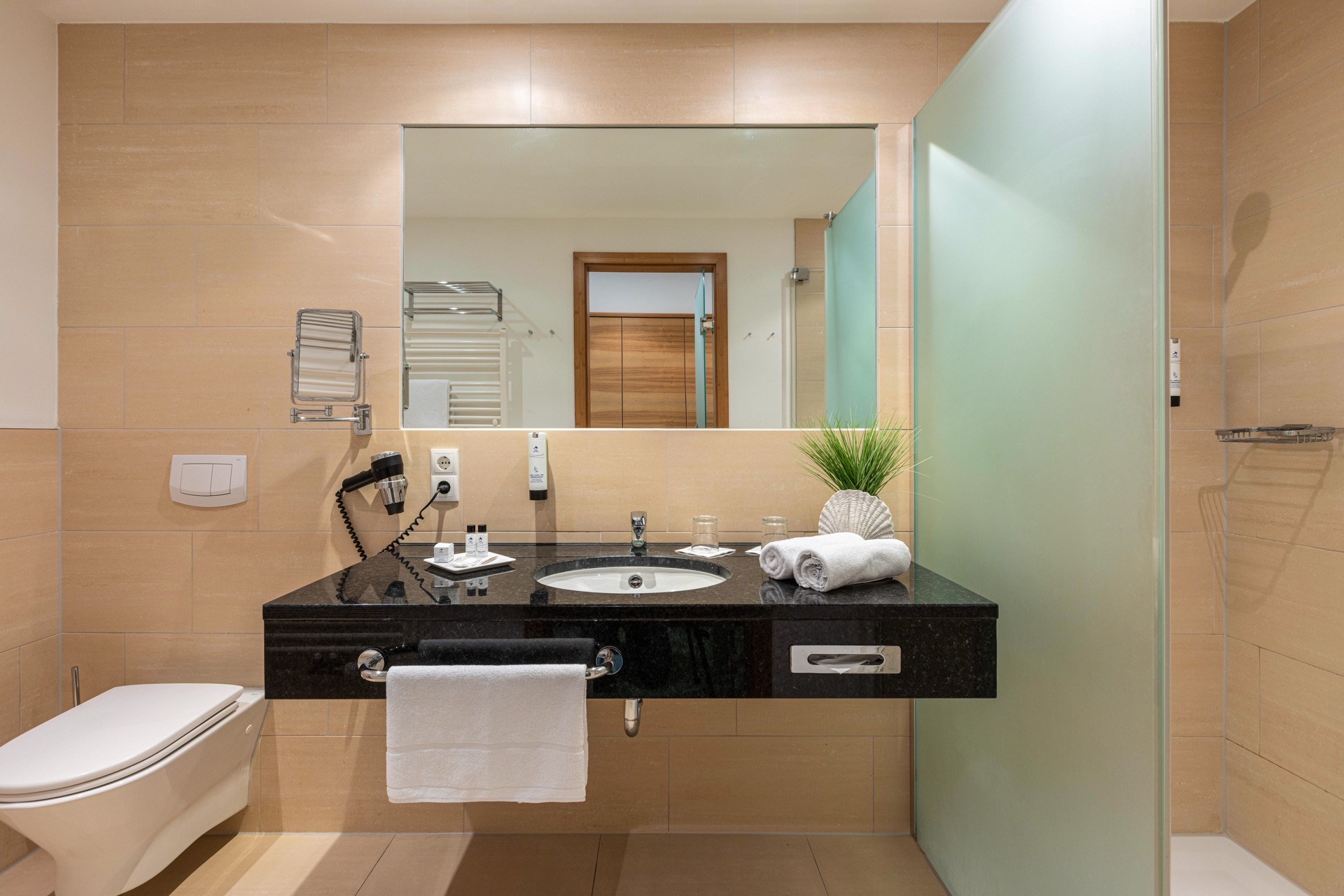 bano habitación doble superior hotel ifa graal-müritz