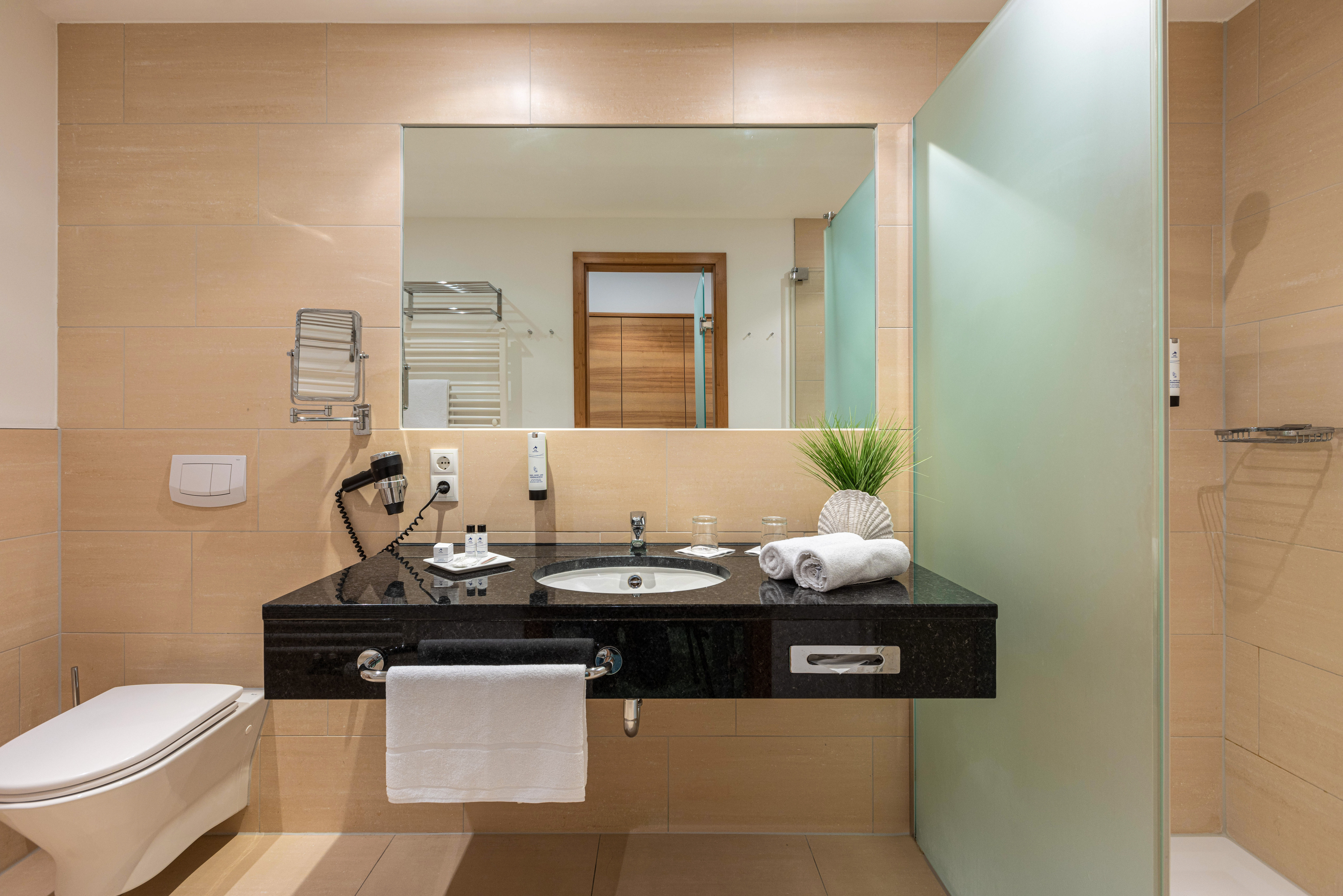 bathroom ifa graal-müritz hotel double superior room