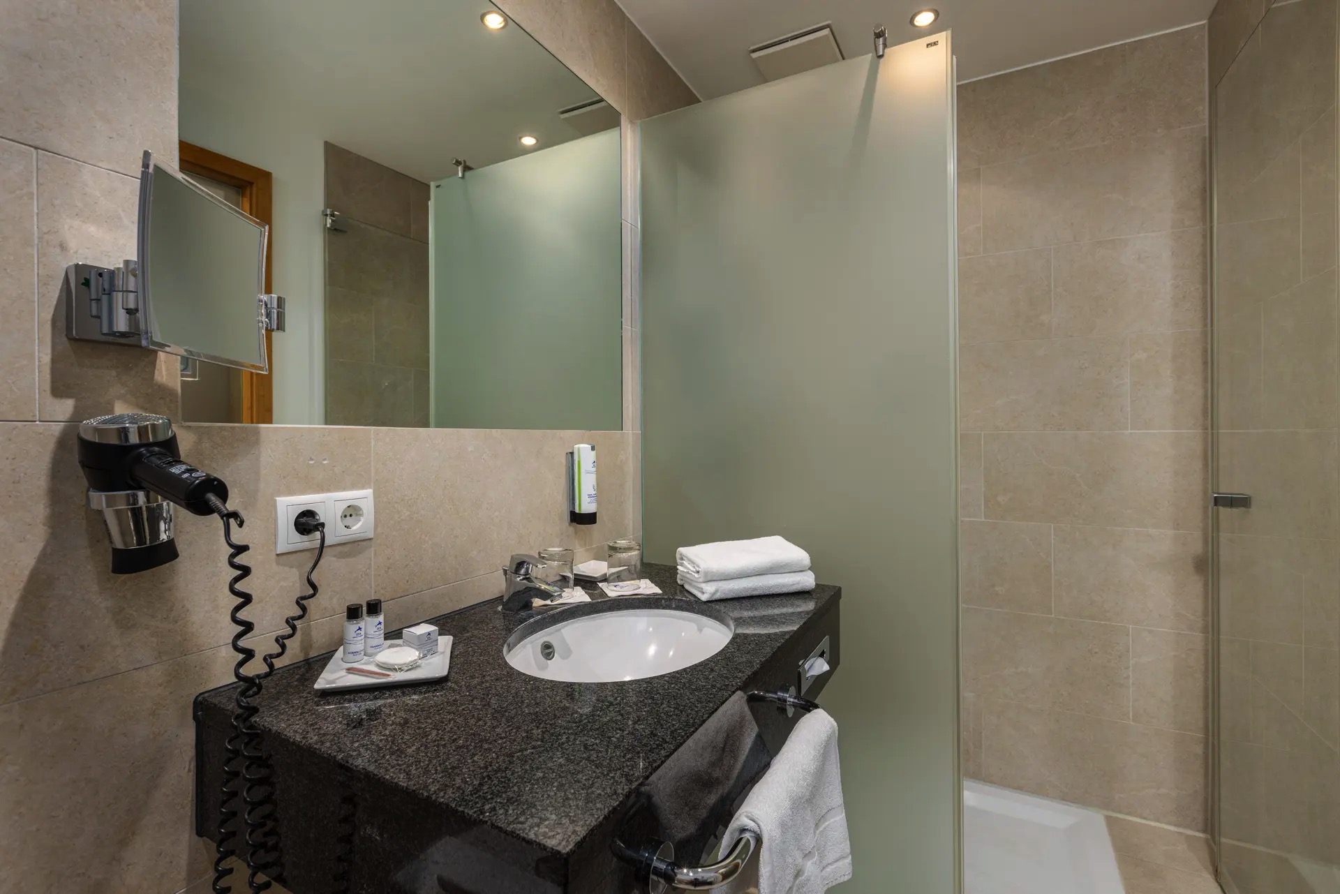 baño junior suite hotel ifa graal-müritz