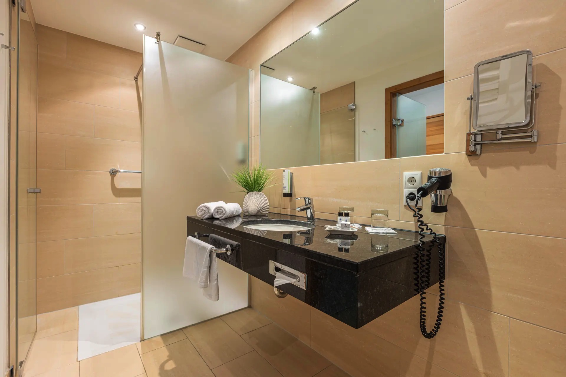 baño superior suite hotel ifa graal-müritz