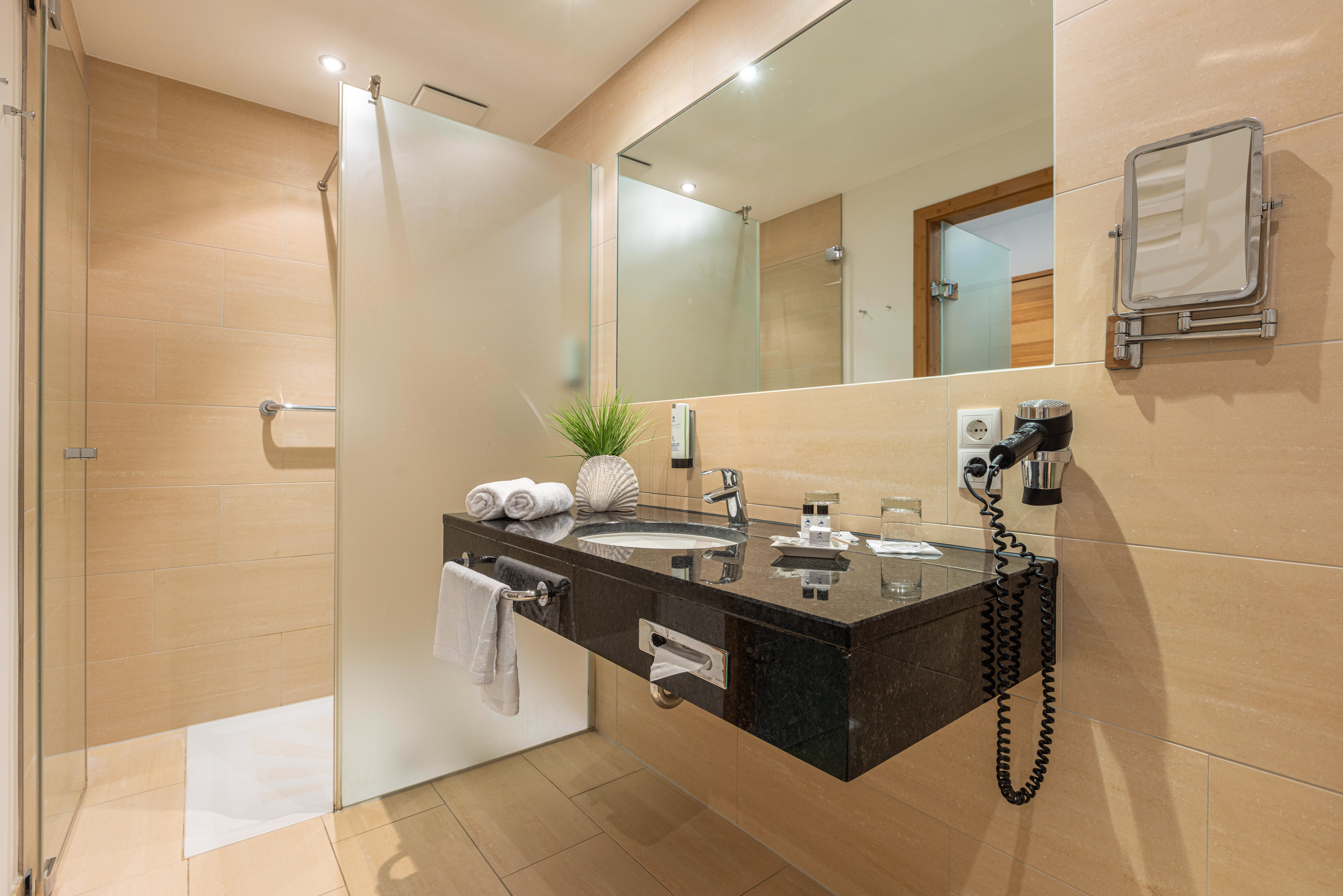 bathroom ifa graal-müritz hotel superior suite