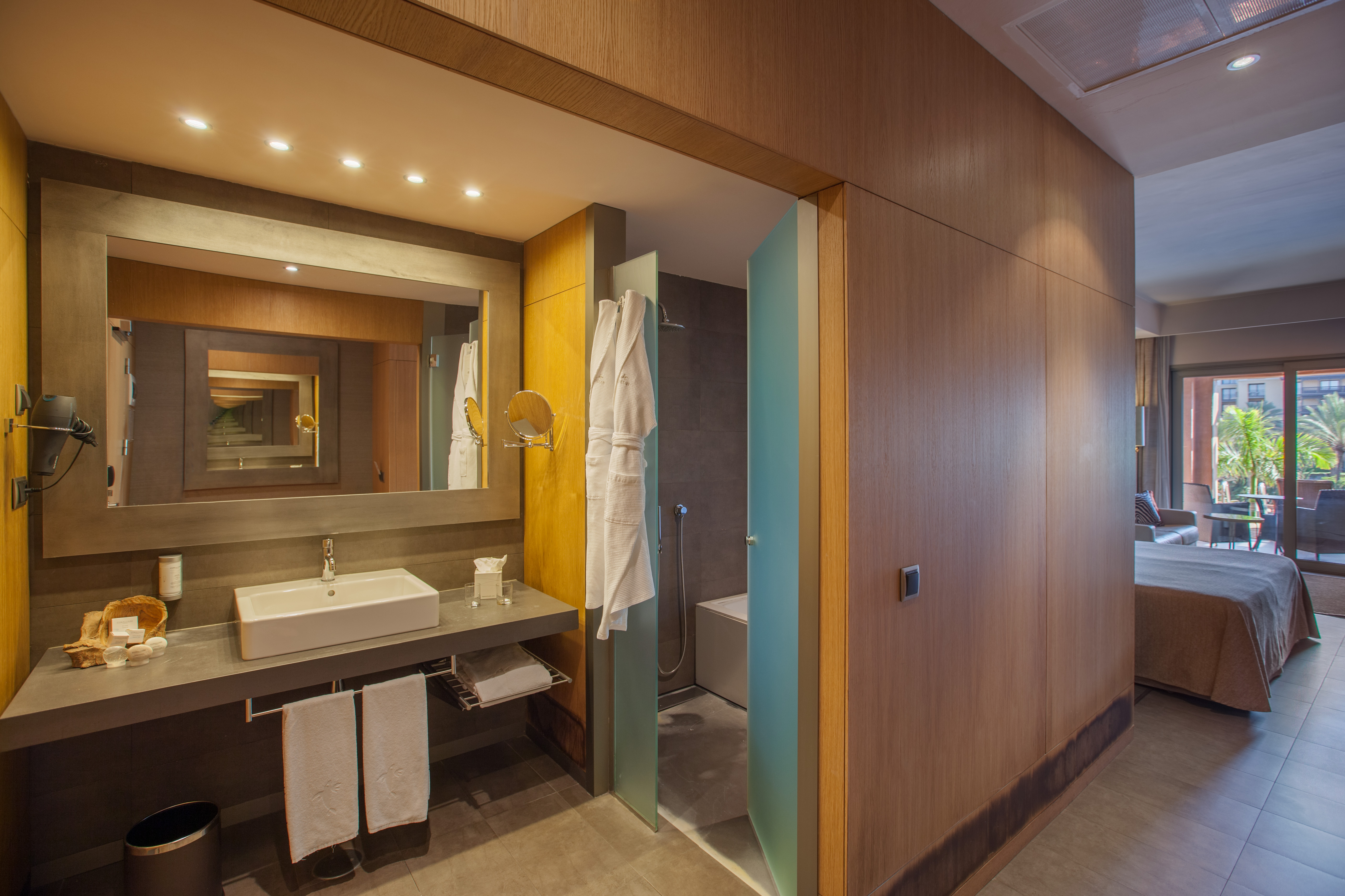 photos bathroom deluxe double rooms hotel lopesan baobab