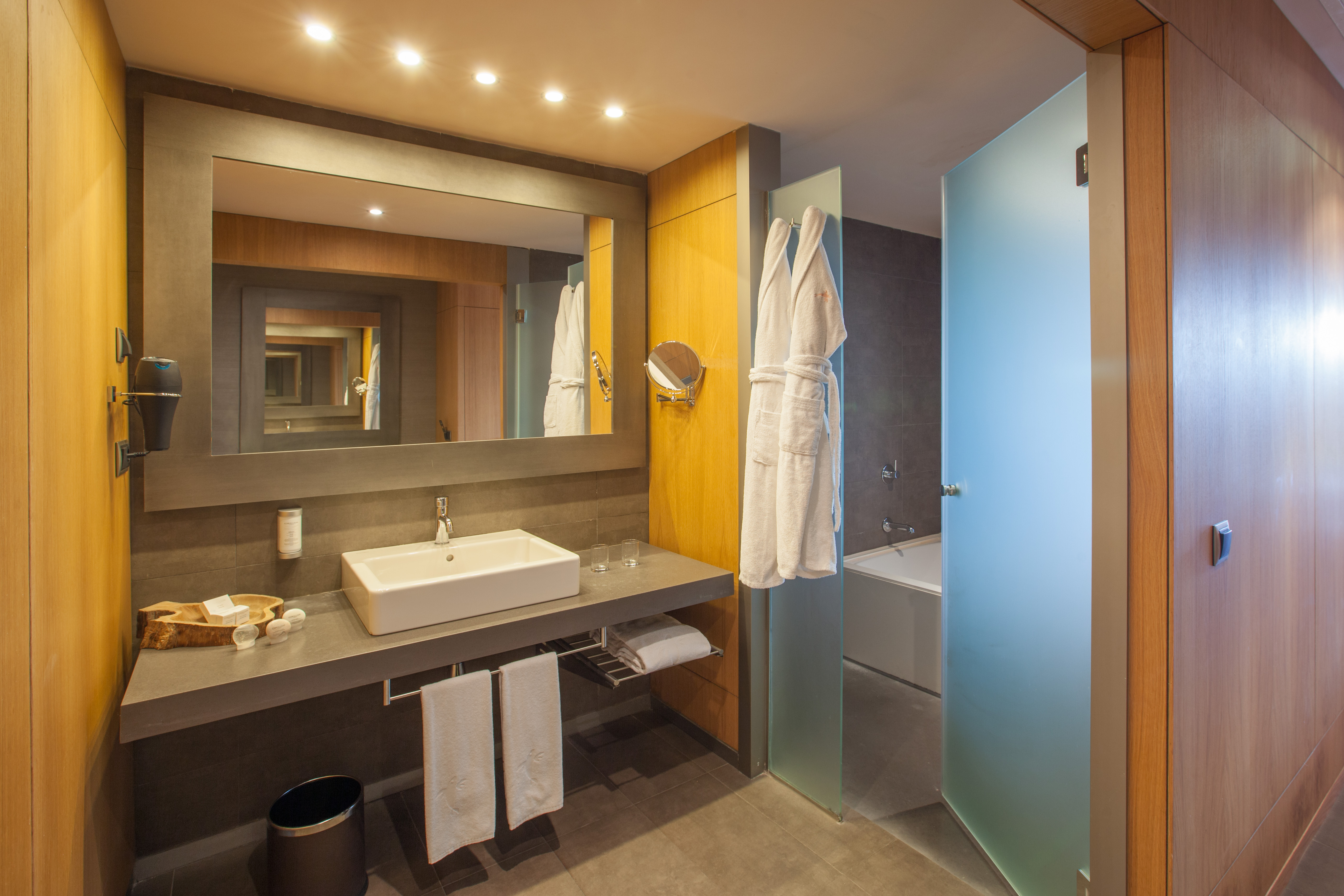 photos bathroom superior double room view hotel lopesan baobab