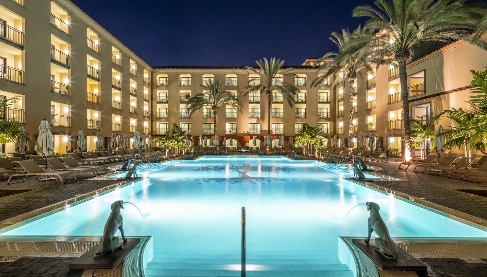lopesan costa meloneras resort & spa tree of life night pool