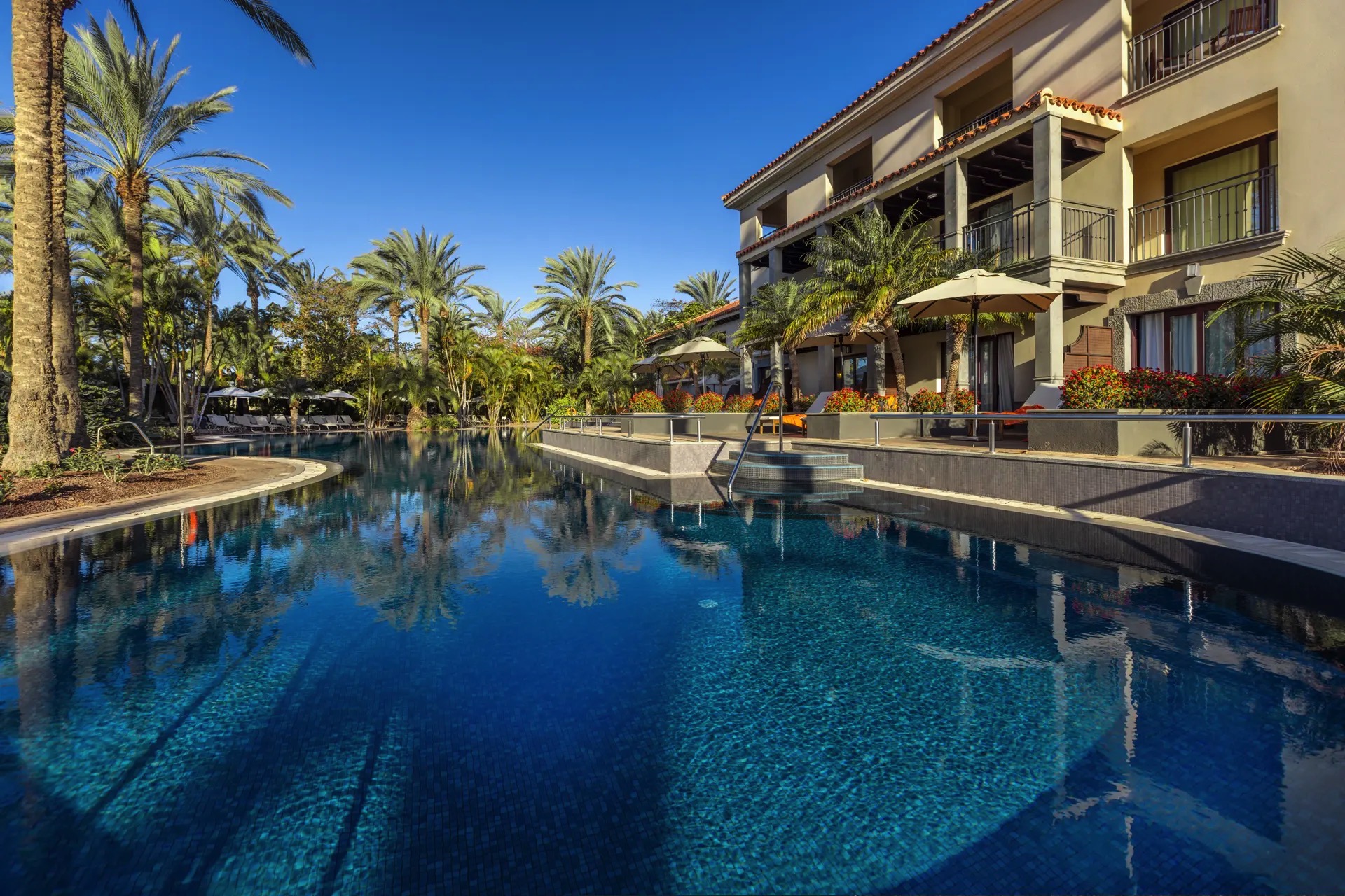 lopesan costa meloneras resort & spa unique pool