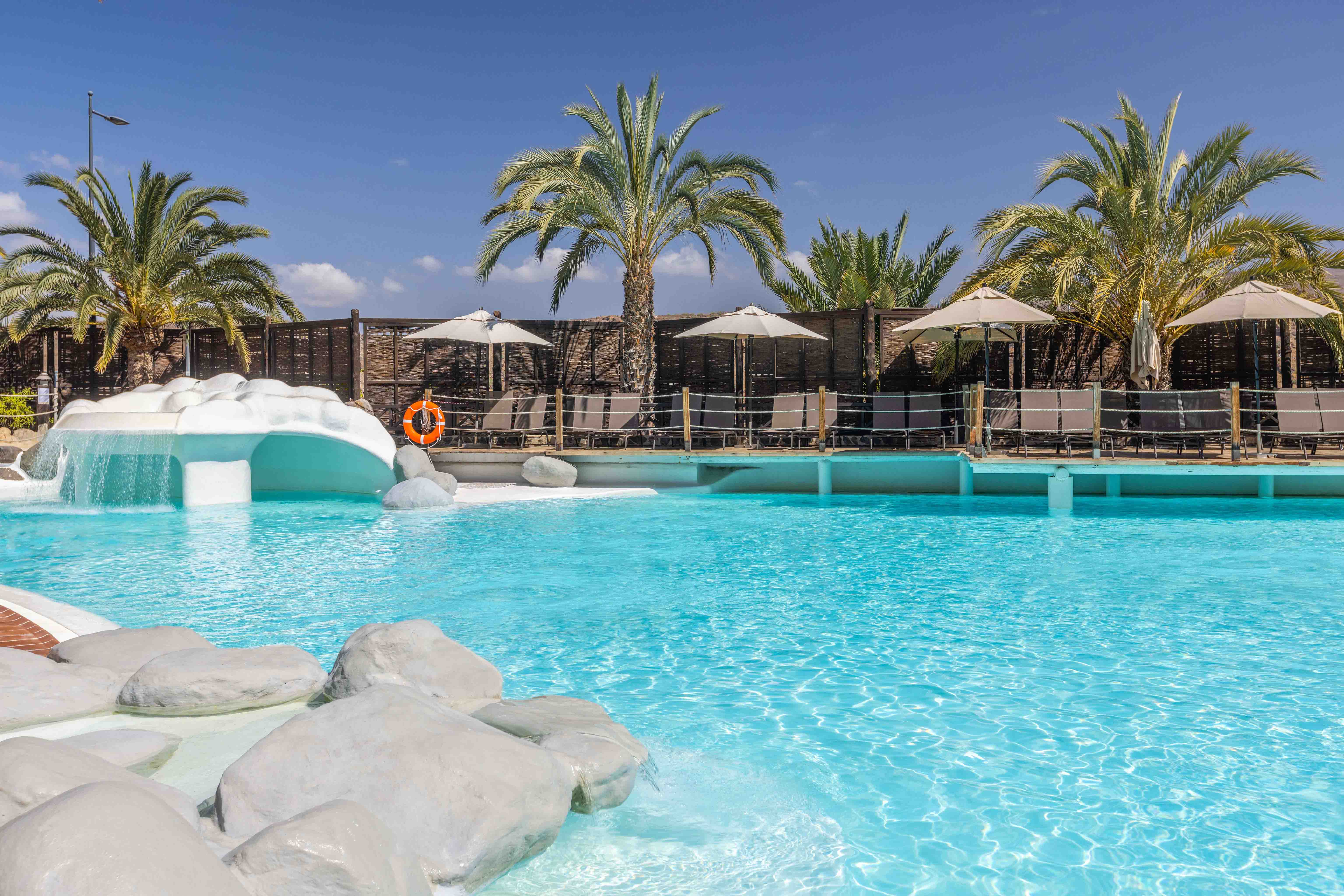 hamacas piscinas abora continental by lopesan hotels