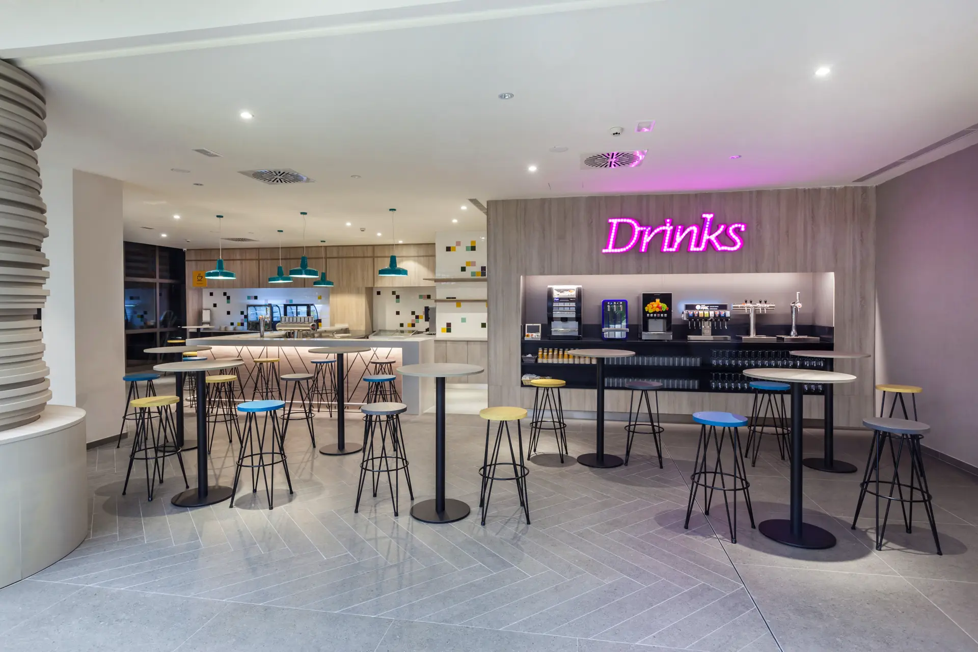 servicio 24h comida bar abora interclub atlantic by lopesan hotels