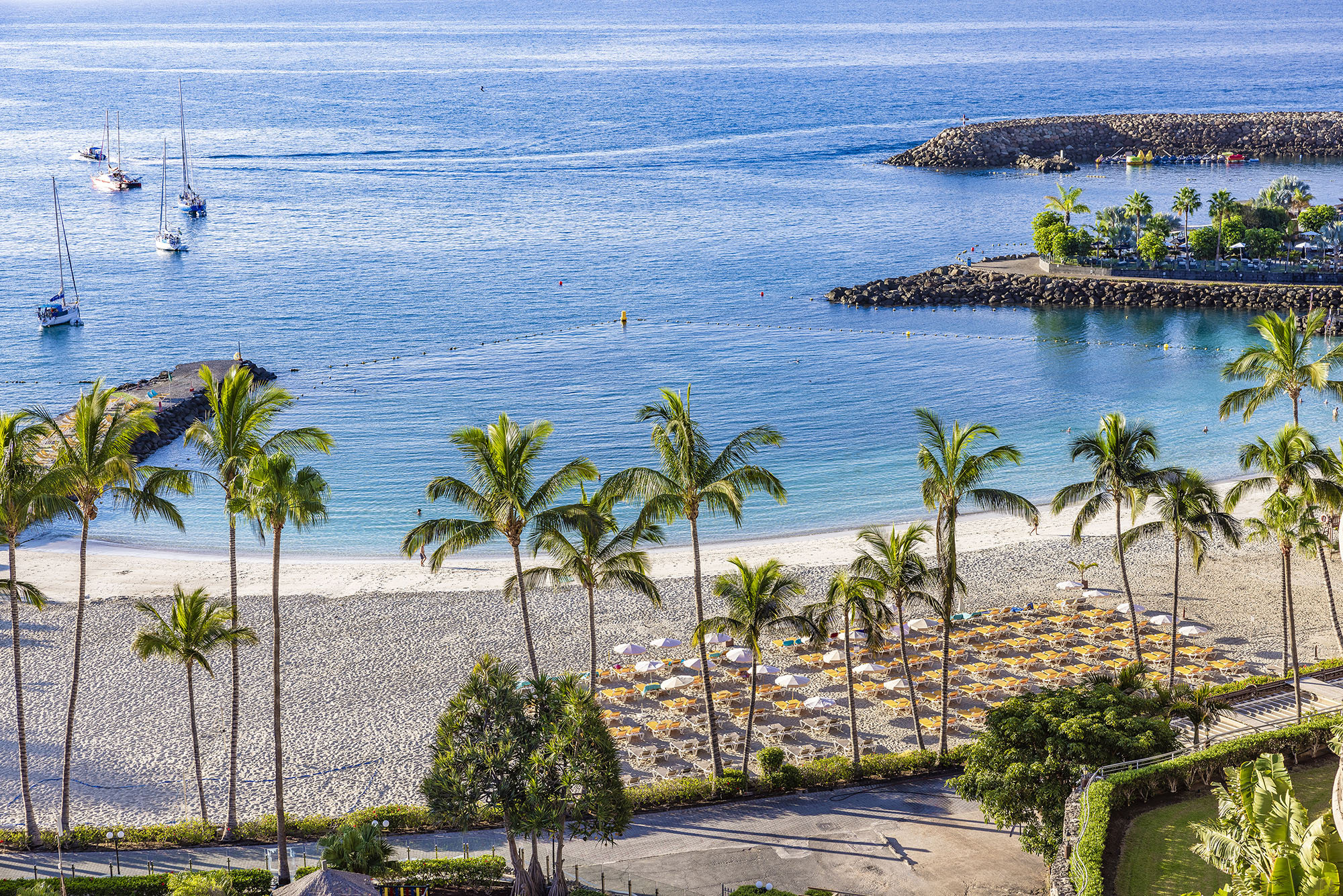 Vista primera linea playa hotel anfi del mar resorts