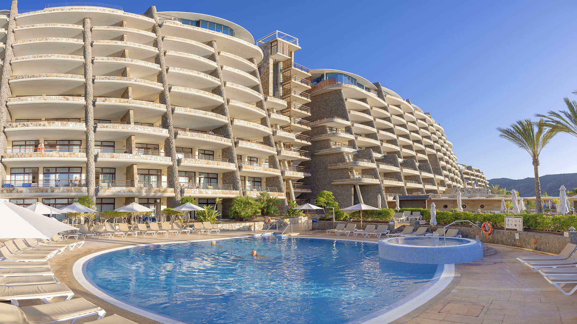Piscina Exterior con vistas Andi del Mar Resorts