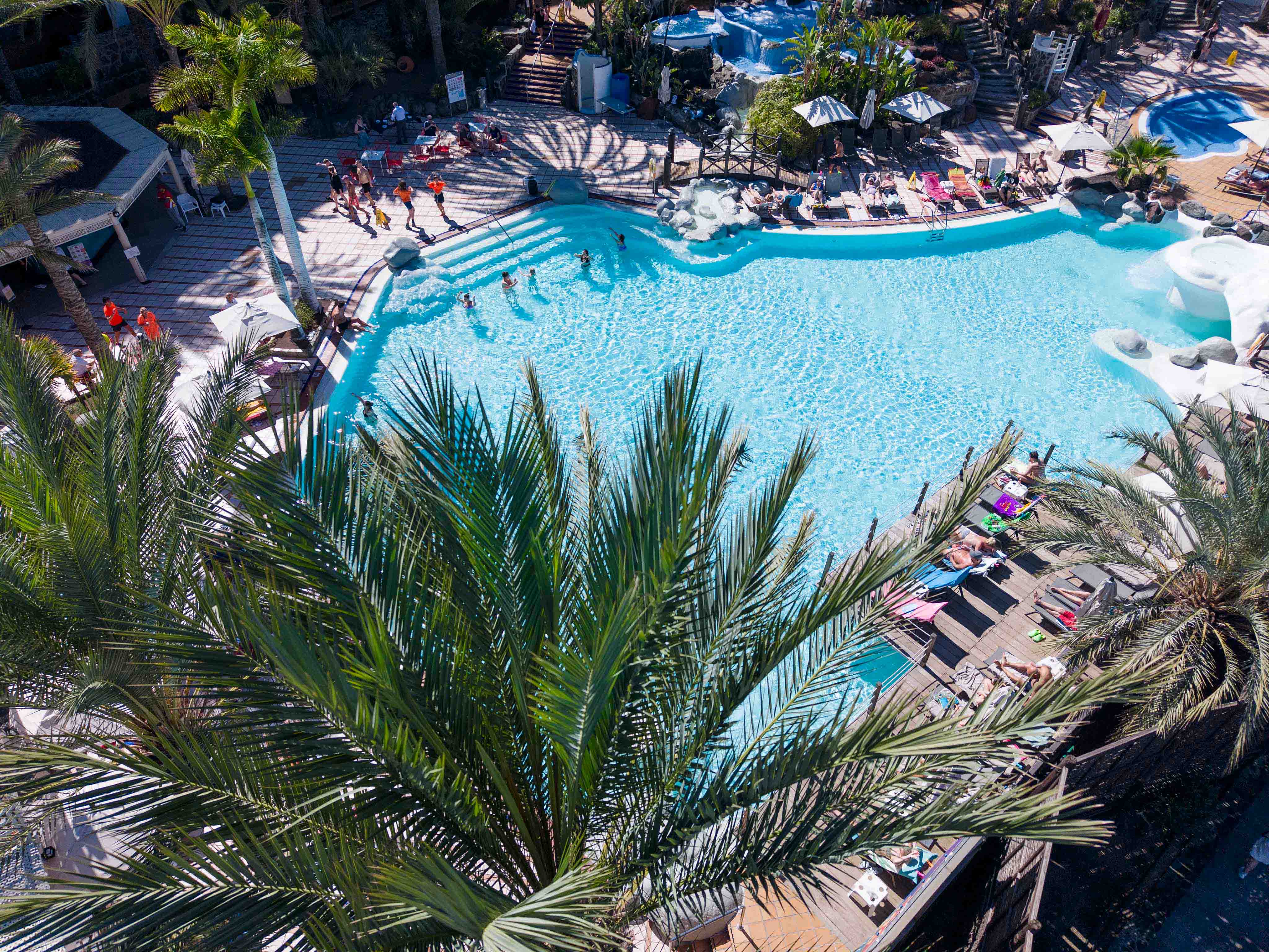 fotos pool hotel abora continental