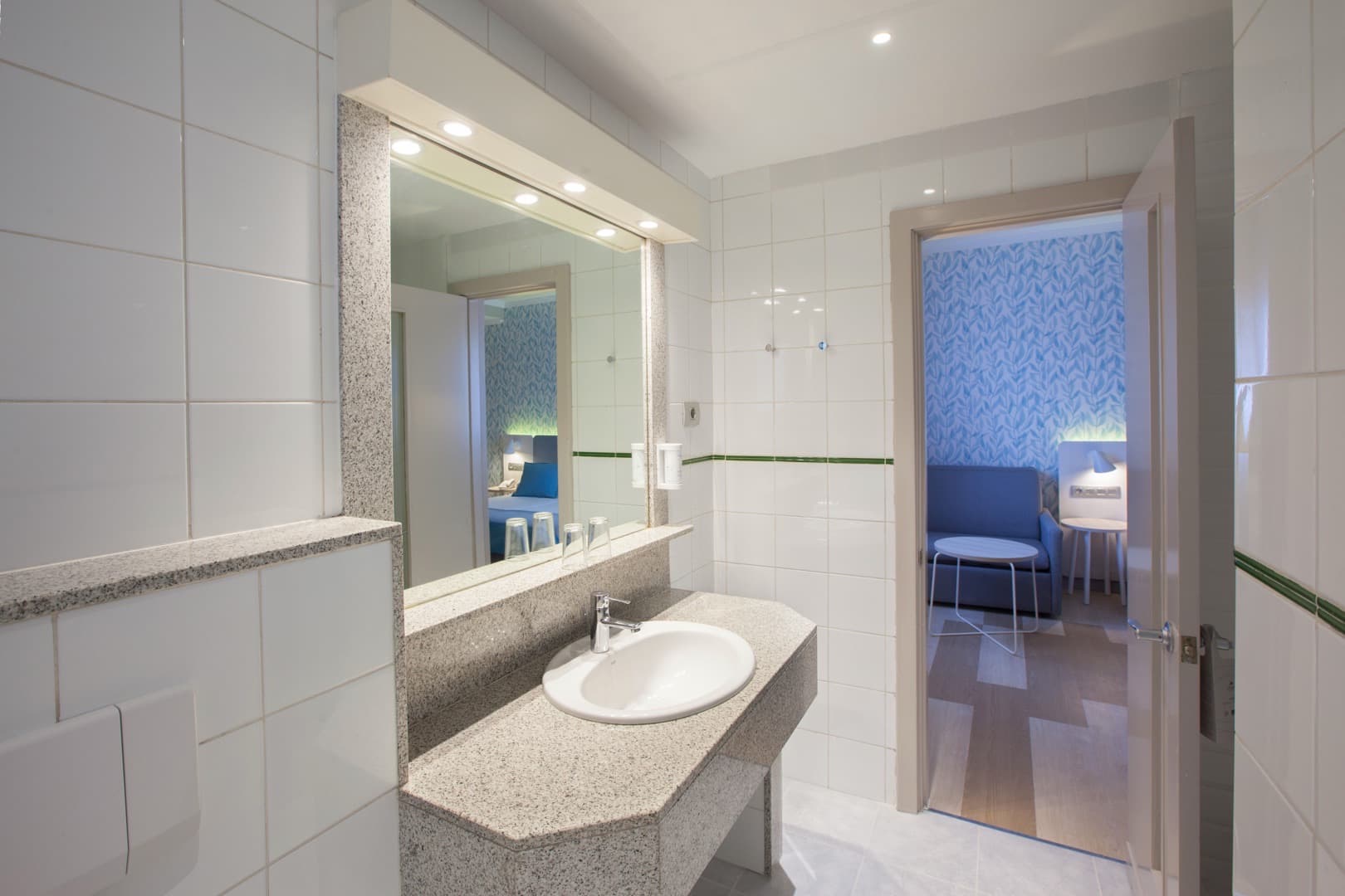 photos bathroom rooms abora continental double standard economy