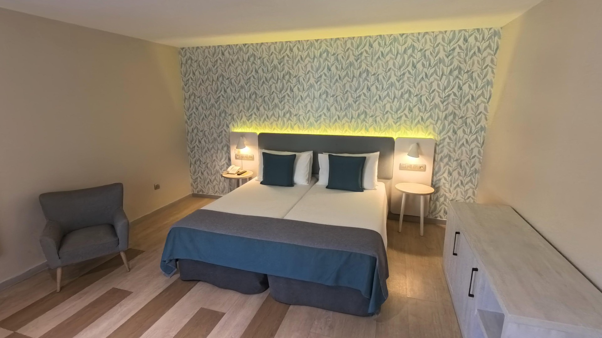 Portada_Abora_continental_Habitacion_id3220_16x9 360