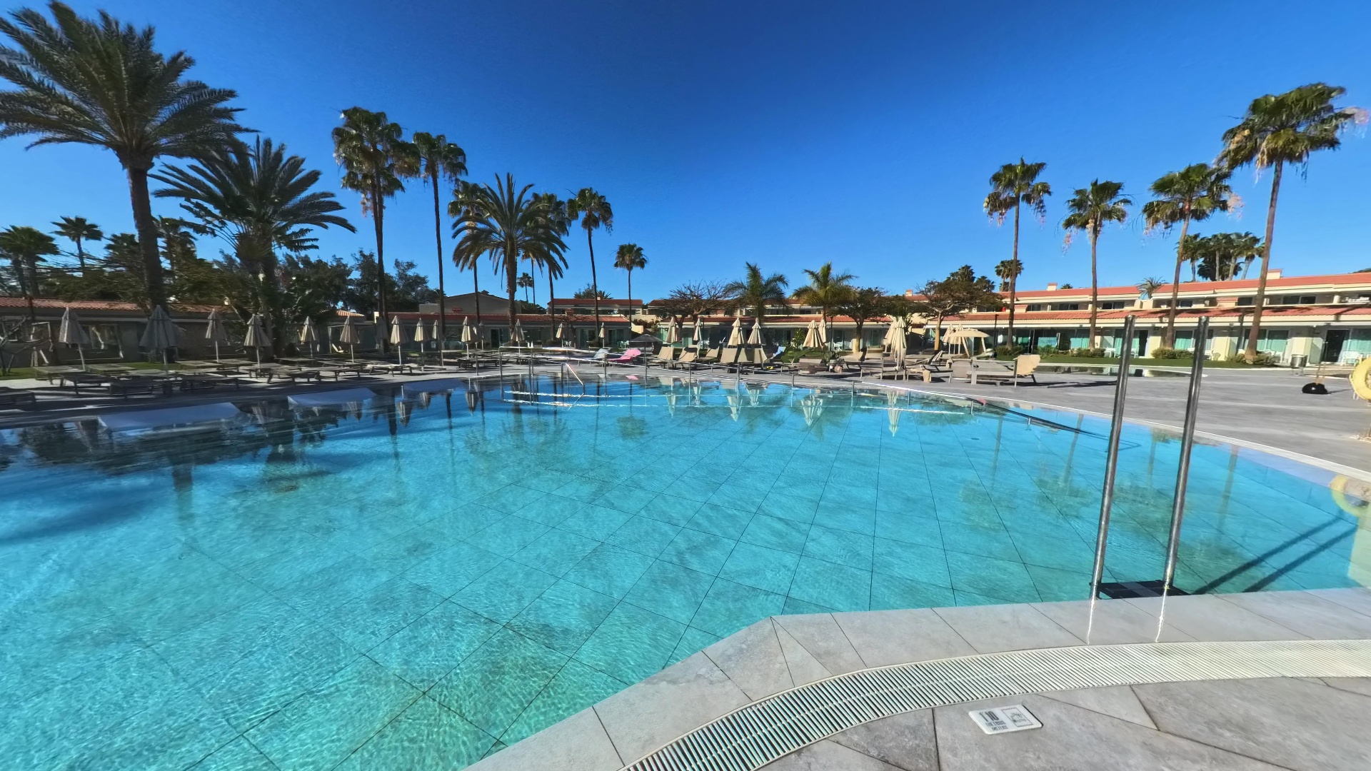 Portada_Kumara_Piscina_Principal_2_id2535_16x9 360