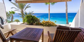 	Terraza con vistas al mar de los bungalows superior 3 de las IFA Villas Altamarena	