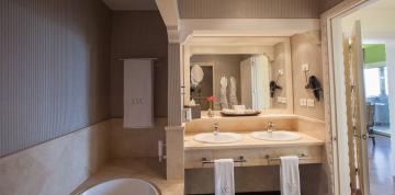 	Interior of the bathroom in the Junior Suites at the hotel Lopesan Villa del Conde Resort & Thalasso 	