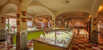 	Food stations of the La Plaza buffet at the hotel Lopesan Villa del Conde Resort & Thalasso 	