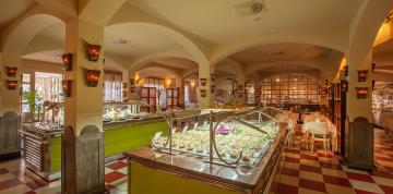 	Verpflegungsstationen des Buffets La Plaza des Hotel Lopesan Villa del Conde Resort & Thalasso 	