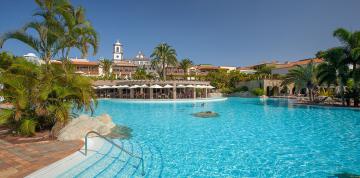 	Steps for the main swimming pool at the hotel Lopesan Villa del Conde	