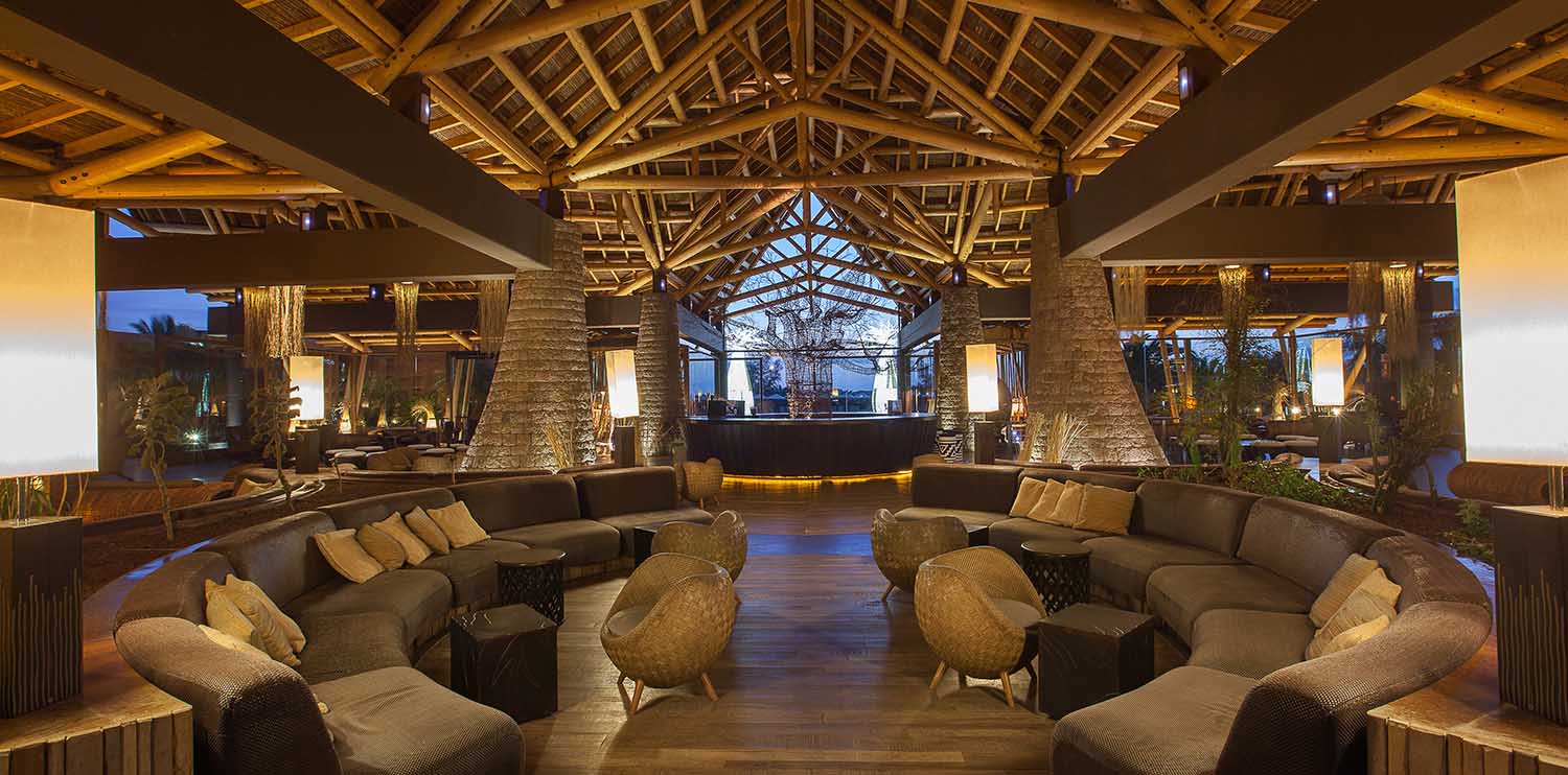 	Frontalansicht der Richard Burton Bar im Lopesan Baobab Resort	