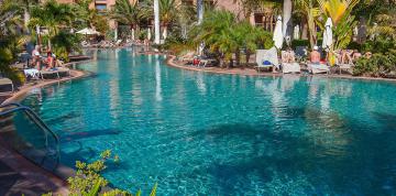	Slow river swimming pool at the hotel Lopesan Baobab Resort	