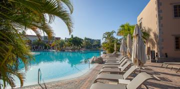 Bar de la piscine de l'hôtel Lopesan Villa del Conde Resort & Thalasso