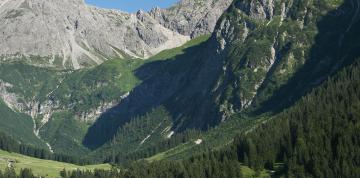 	Montañas y paisaje del hotel IFA Breitach en Austria	