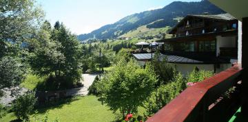 	Vista lateral del exterior del hotel IFA Alpenhof Wildental	
