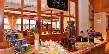 	Frühstück im Restaurant IFA Alpenrose Hotel	