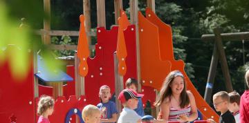 Aire de jeux extérieure à l'IFA Schöneck Hotel & Ferienpark