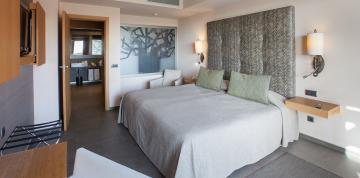 	Interior of the room of the Junior Suites at the Lopesan Baobab Resort	