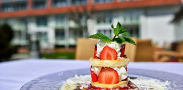 	Dessert im Restaurant Orangerie des IFA Graal-Müritz Hotel, Spa & Tagungen	