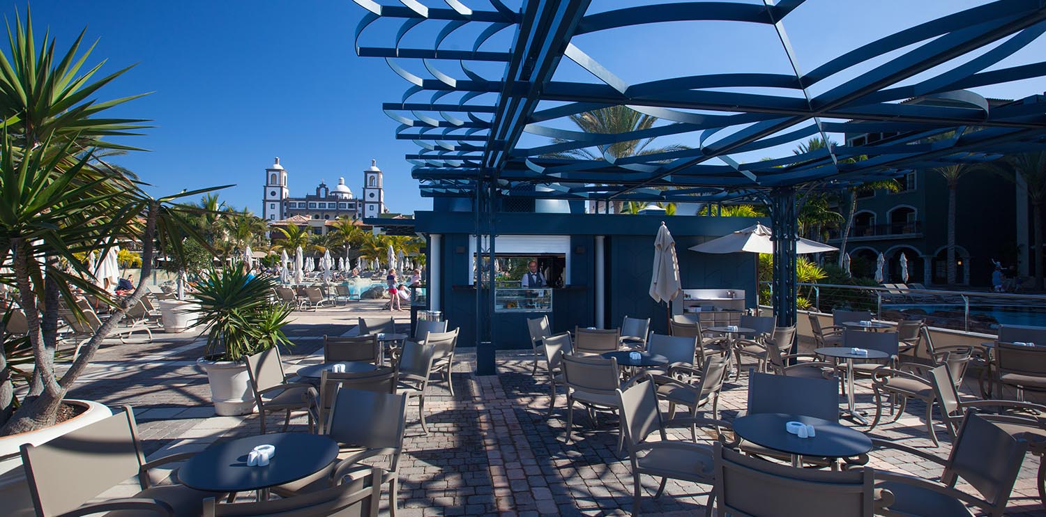 	Rooftop bar at the hotel Lopesan Villa del Conde Resort & Thalasso 	