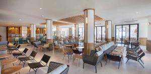 Lobby Bar im Corallium Beach Hotel by Lopesan