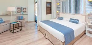 Junior Suite im Corallium Beach by Lopesan Hotels
