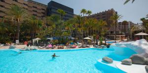 Big pool at Abora Continental by Lopesan Hotels