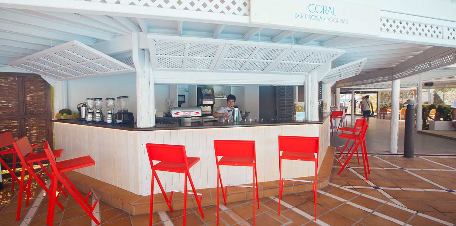 Bar piscina Coral del Corallium Beach by Lopesan Hotels