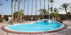 Medium size pool at Abora Continental by Lopesan Hotels 