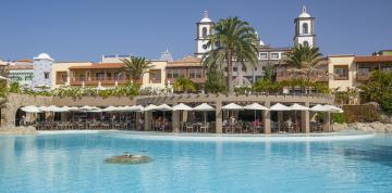 Vorderansicht des Alpendre Restaurants in der Lopesan Villa del Conde