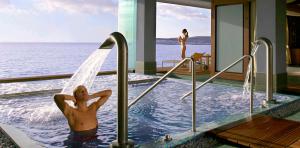 Suite avec vue sur l'océan Jacuzzis Corallium Thalasso