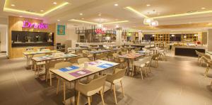 Saborea buffet at Abora Continental by Lopesan Hotels