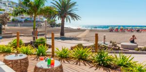 Blick auf die Terrasse am Strand