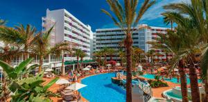 island-pool-abora-buenaventura-by-lopesan-hotels-playa-del-ingles