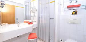doppelzimmer-standard-ifa-alpenrose-hotel-kleinwalsertal