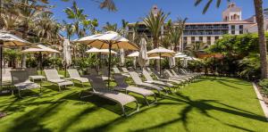 vista-frontal-hamacas-lopesan-costa-meloneras-resort-spa-gran-canaria