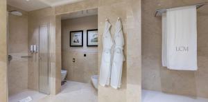 ducha-aseo-habitacion-master-suite-lopesan-costa-meloneras-resort-spa-gran-canaria