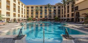 vista-general-piscina-arbol-de-la-vida-lopesan-costa-meloneras-resort-spa-gran-canaria