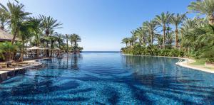 vista-general-infinity-pool-lago-lopesan-costa-meloneras-resort-spa-gran-canaria